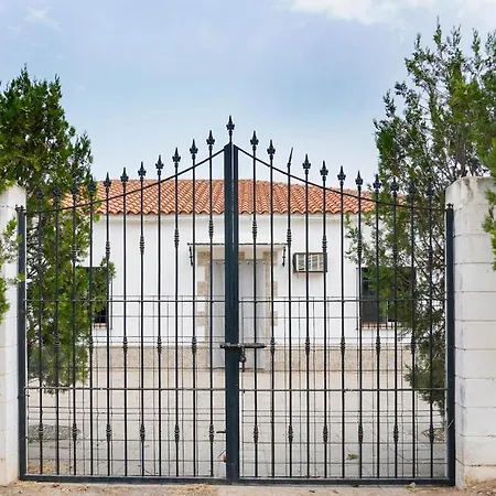 Lovely In Arahal Sevilla With Wifi Tatil Evi